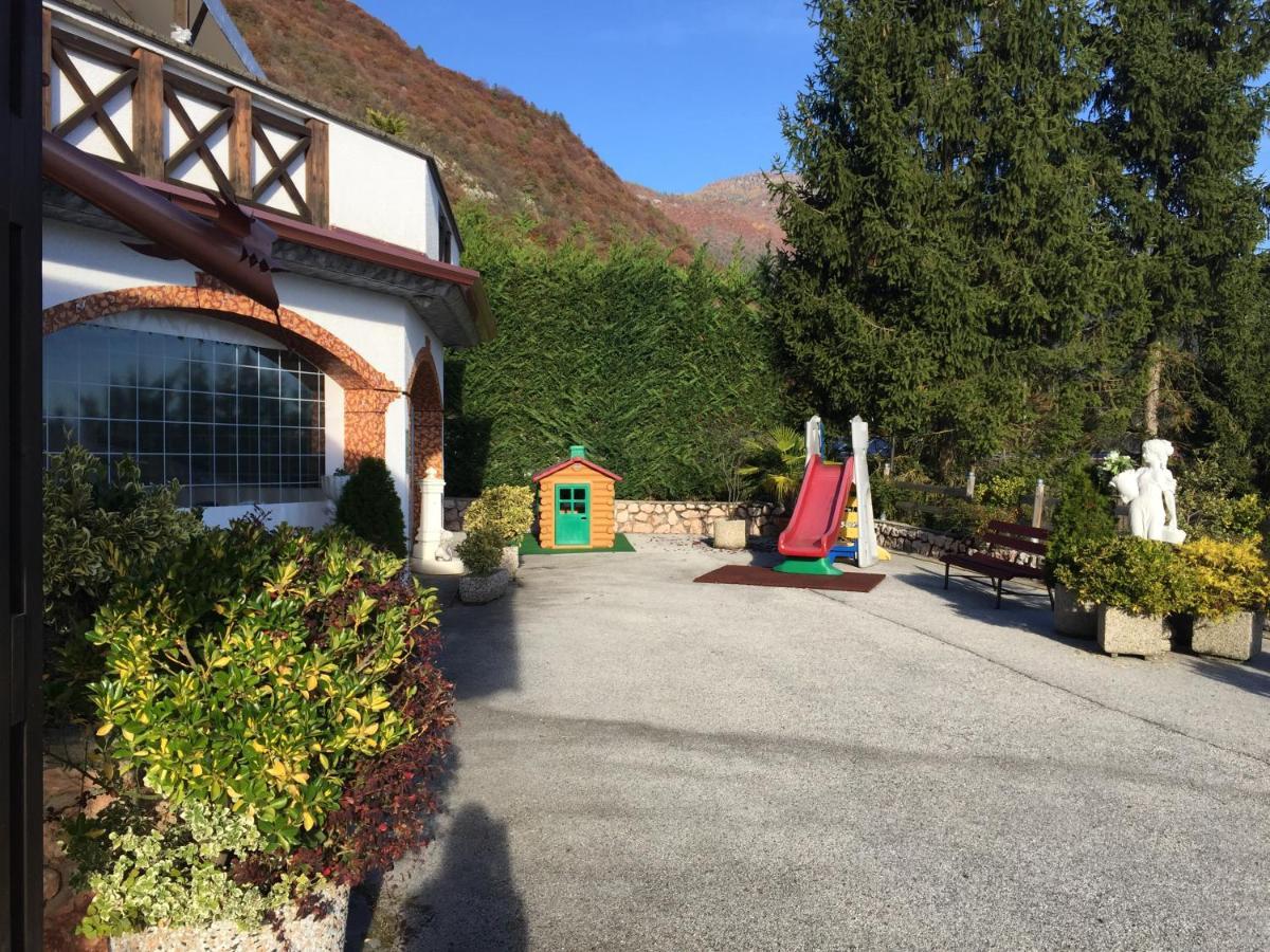 Hotel Ristorante Scoiattolo Sporminore Esterno foto