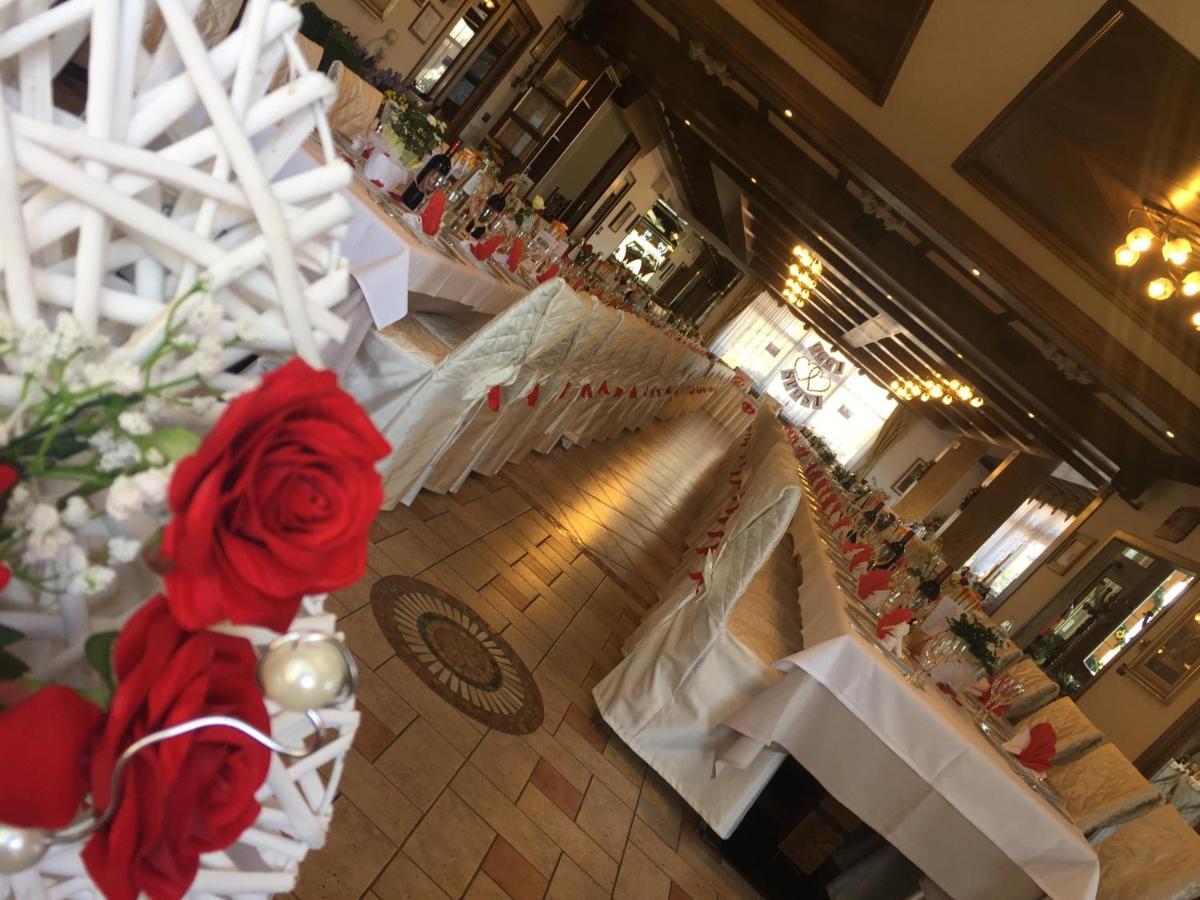 Hotel Ristorante Scoiattolo Sporminore Esterno foto