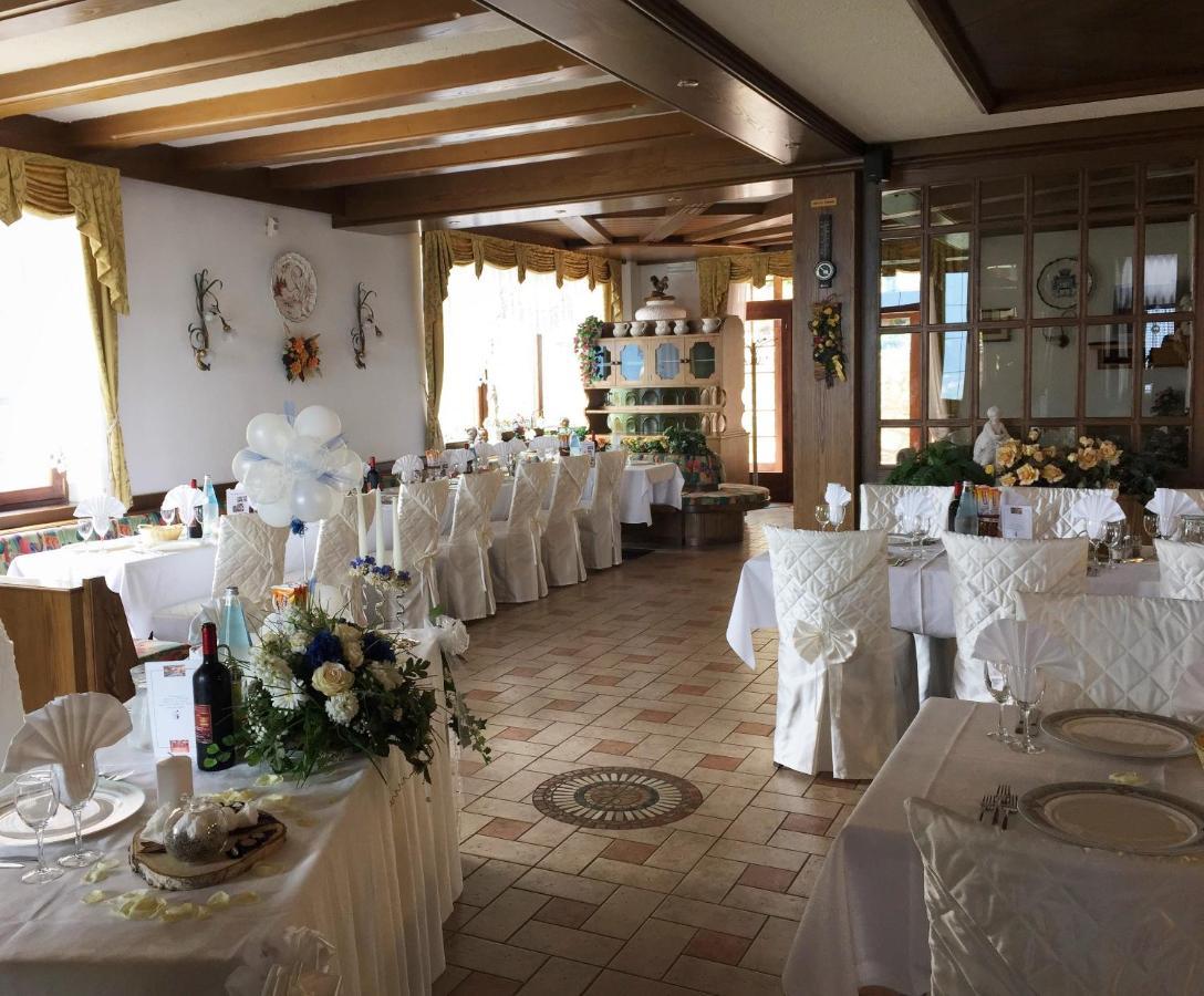 Hotel Ristorante Scoiattolo Sporminore Esterno foto